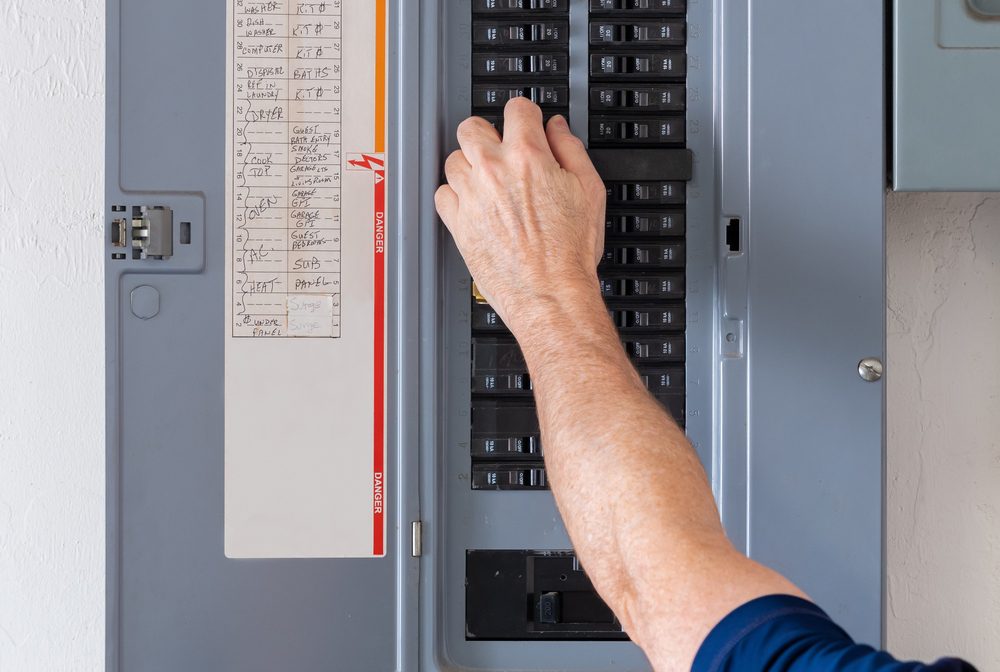 Power Strips vs. Surge Protectors: Advantages and Differences