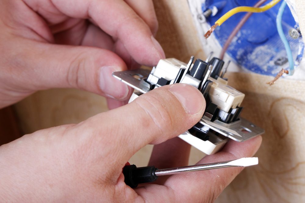 What Are the Causes of Short Circuits? Types, Prevention, and Tips
